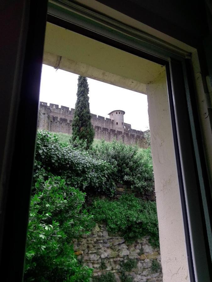 Les Chemins De La Cite Ou *